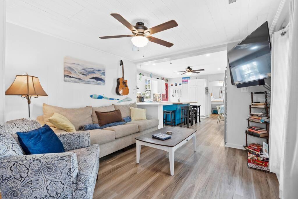 Dolphin Cove - Whole Waterfront House With Dock Villa Ocean Isle Beach Eksteriør billede